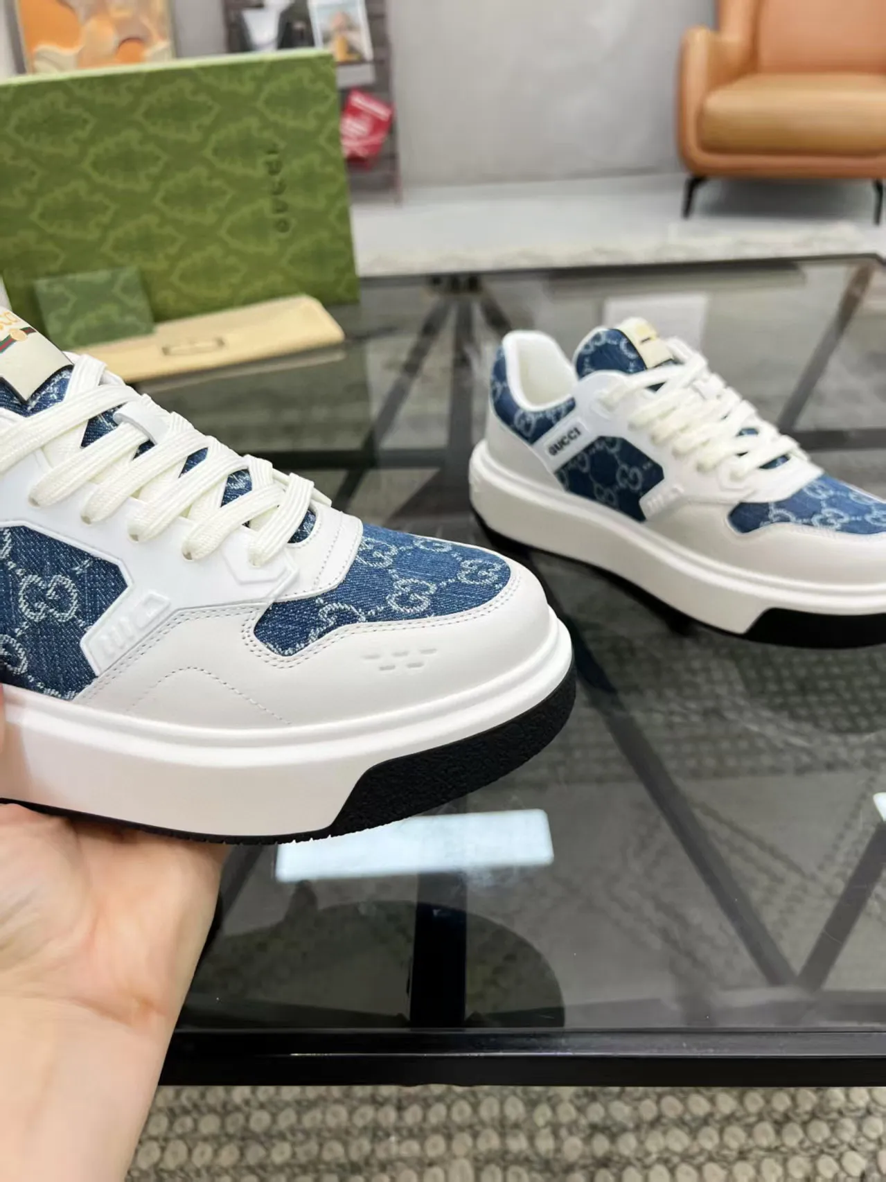 Factory price: 460💰Gucci new men's shoes GUCCI [Lightning] latest shoes are shipped. Original quality, fashionable, made of special materials, sheepskin lining, brand new packaging. The foot feels super comfortable and the workmanship is impeccable. Size: 38-44, customized 45